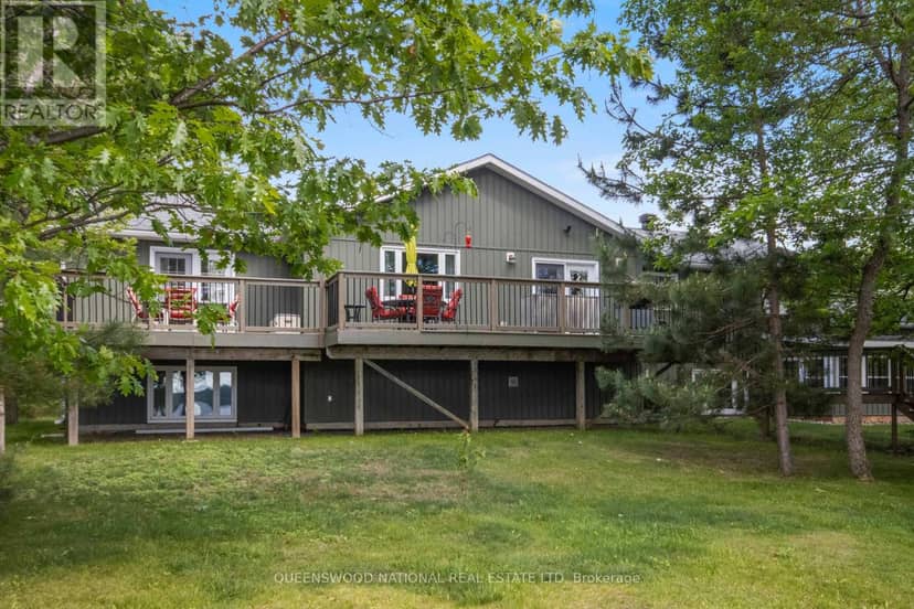 42125 Combermere Road NE, Madawaska Valley, photo 3
