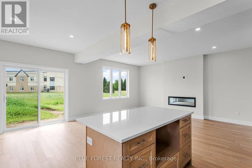 255 McTavish Street — photo 11 of 40