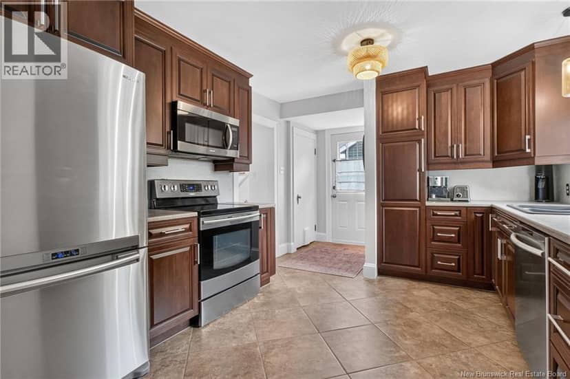 16 Norwood Avenue — photo 2 of 40