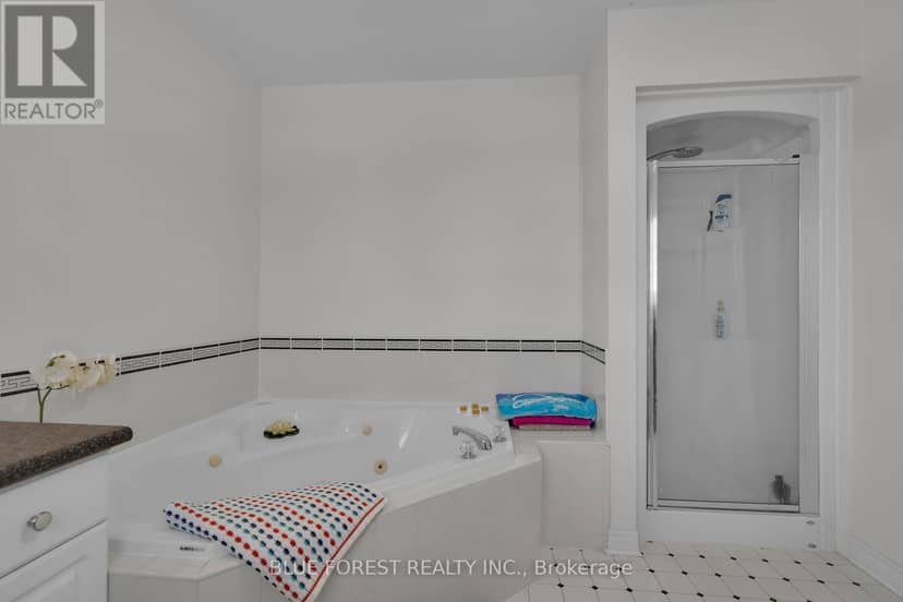 3 - 410 Ambleside Drive — photo 23 of 35