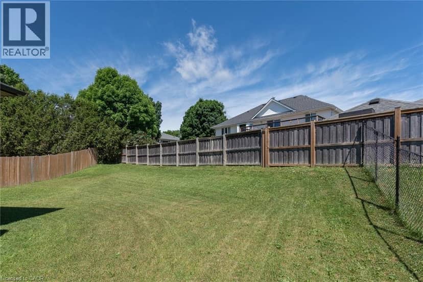51 CRAB APPLE Court, Wellesley, photo 6