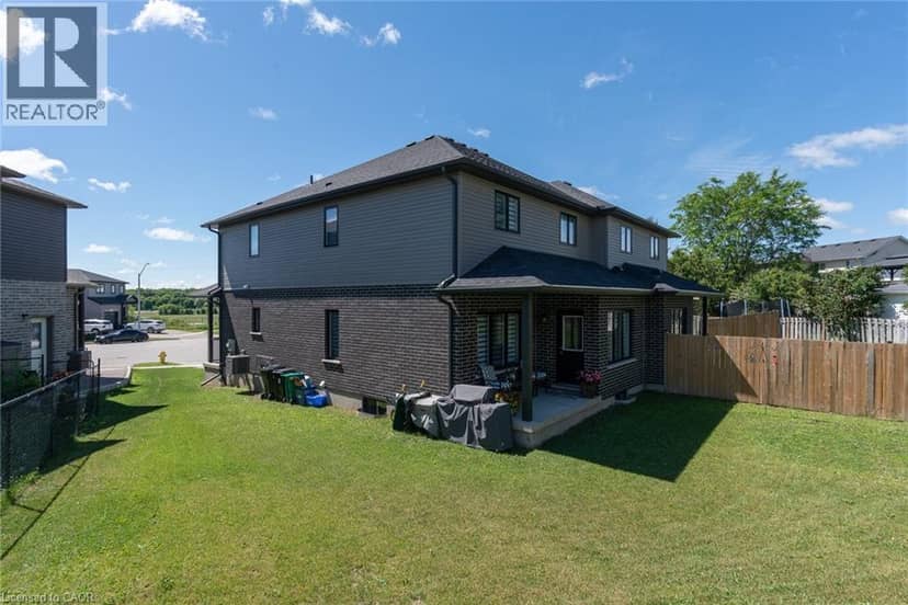 51 CRAB APPLE Court, Wellesley, photo 8