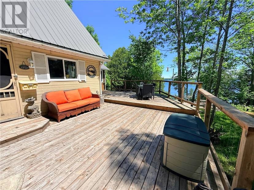 136A Zullich Drive, Kagawong, Manitoulin Island, photo 3