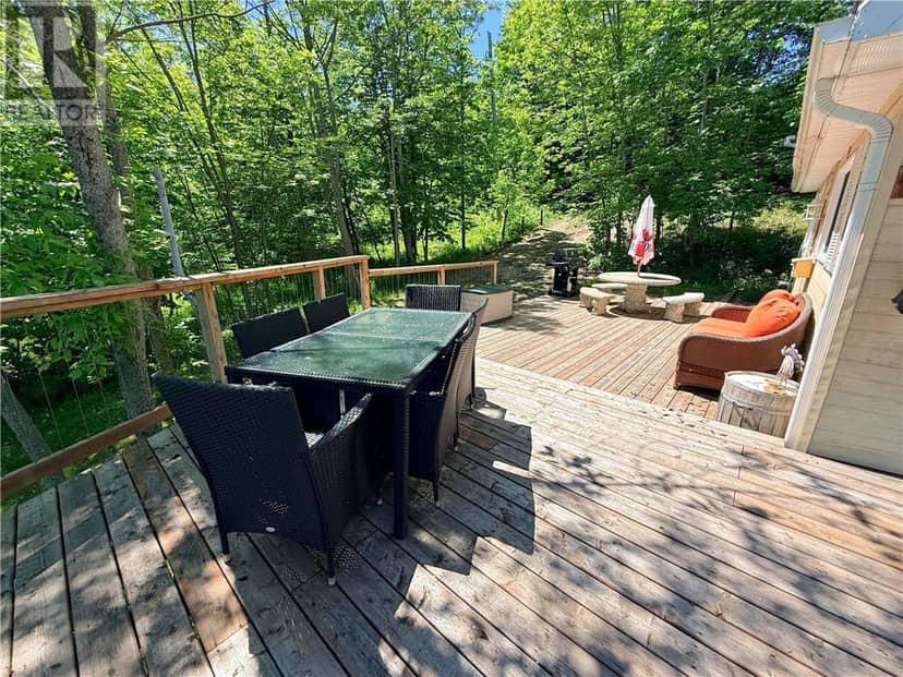 136A Zullich Drive, Kagawong, Manitoulin Island, photo 6