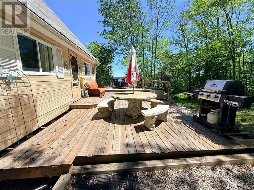 136A Zullich Drive, Kagawong, Manitoulin Island, photo 5