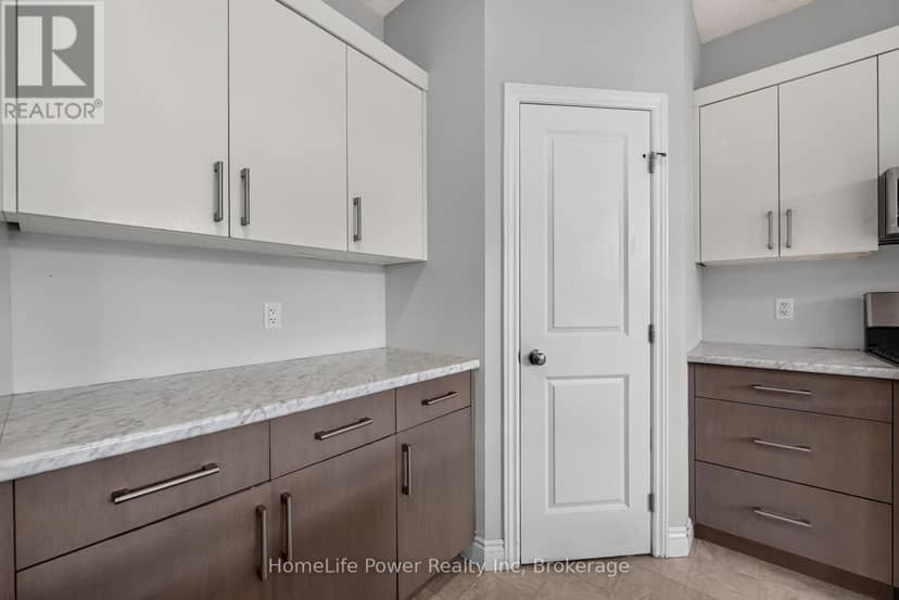 32 Ashberry Place — photo 16 of 39