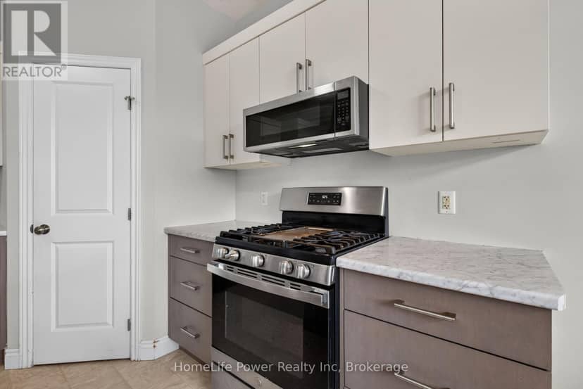 32 Ashberry Place — photo 15 of 39