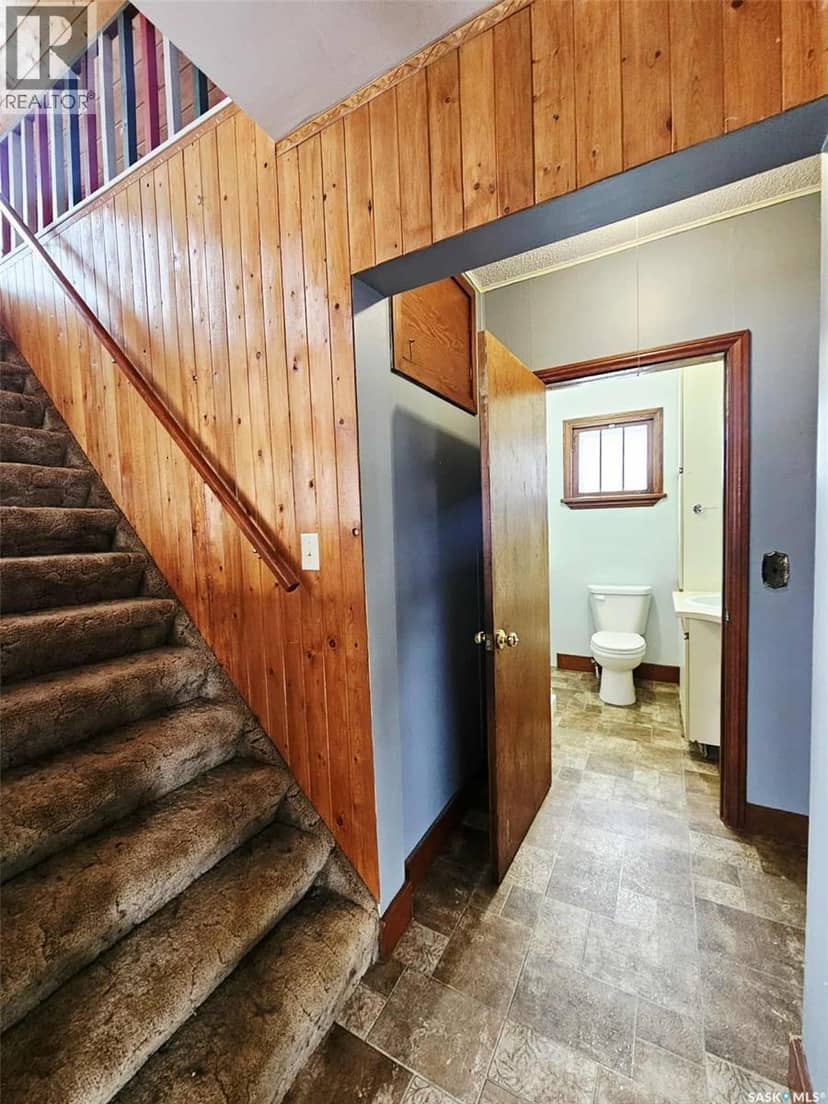 303 Ohlen STREET — photo 17 of 40
