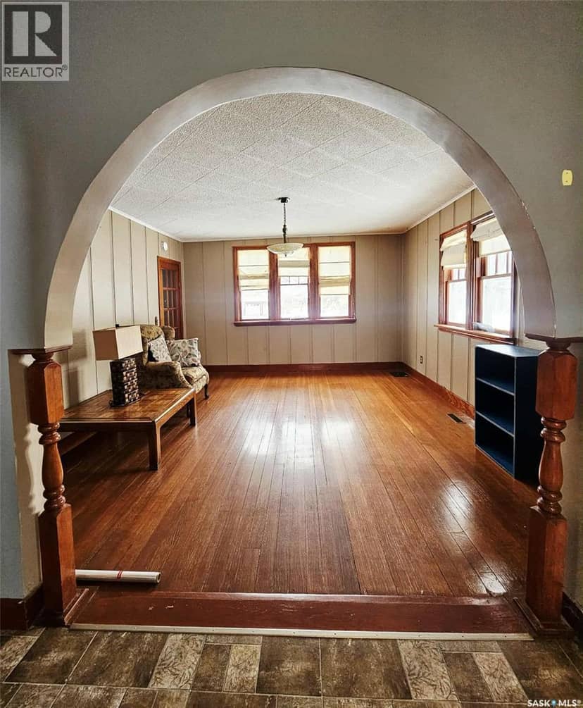 303 Ohlen STREET — photo 9 of 40