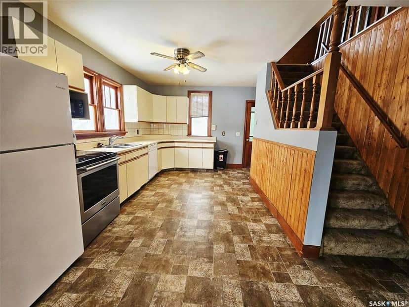 303 Ohlen STREET — photo 7 of 40