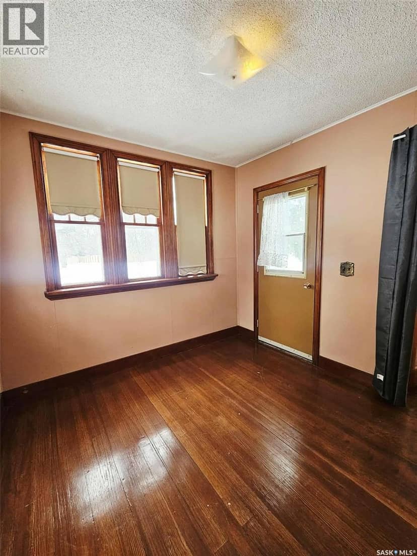 303 Ohlen STREET — photo 15 of 40