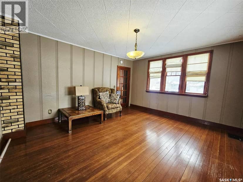 303 Ohlen STREET — photo 11 of 40