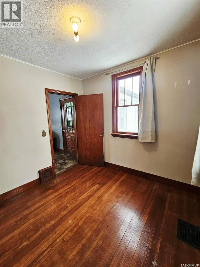 303 Ohlen STREET — photo 23 of 40