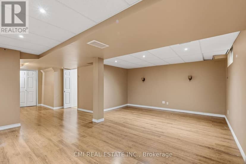 44 - 80 Dundalk Drive — photo 35 of 40