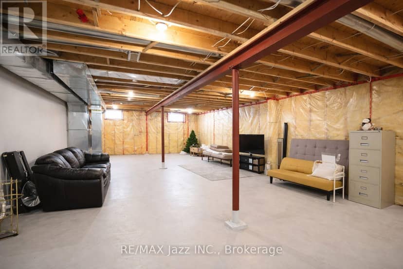 1086 Somerville Street — photo 11 of 22