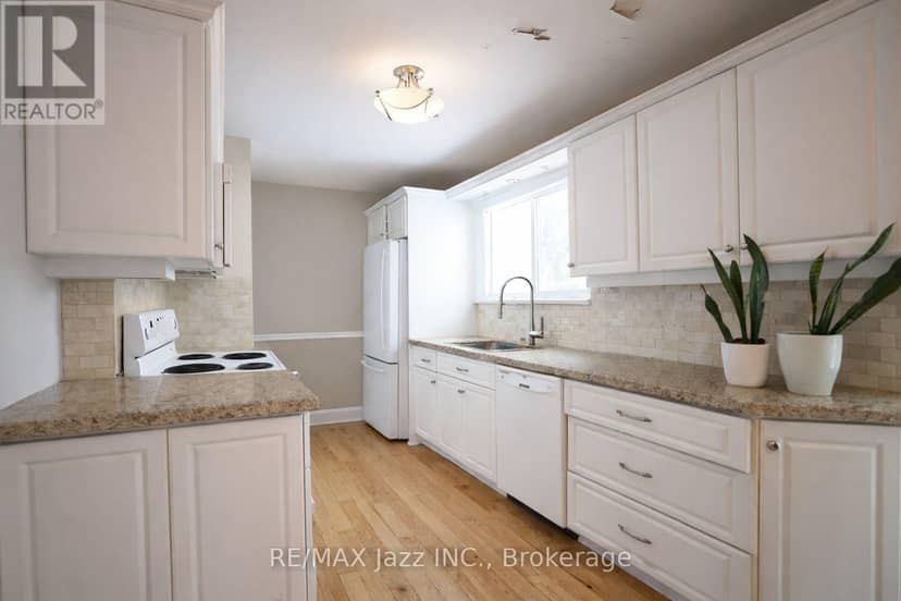 1086 Somerville Street — photo 14 of 22