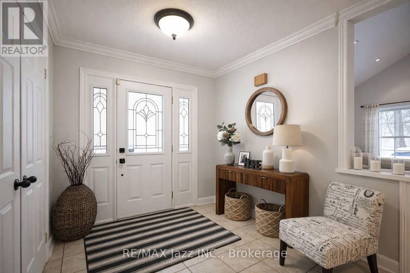 1086 Somerville Street — photo 2 of 22
