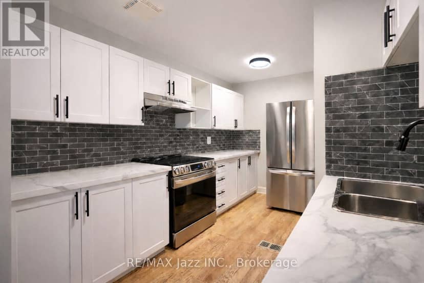 1086 Somerville Street — photo 3 of 22