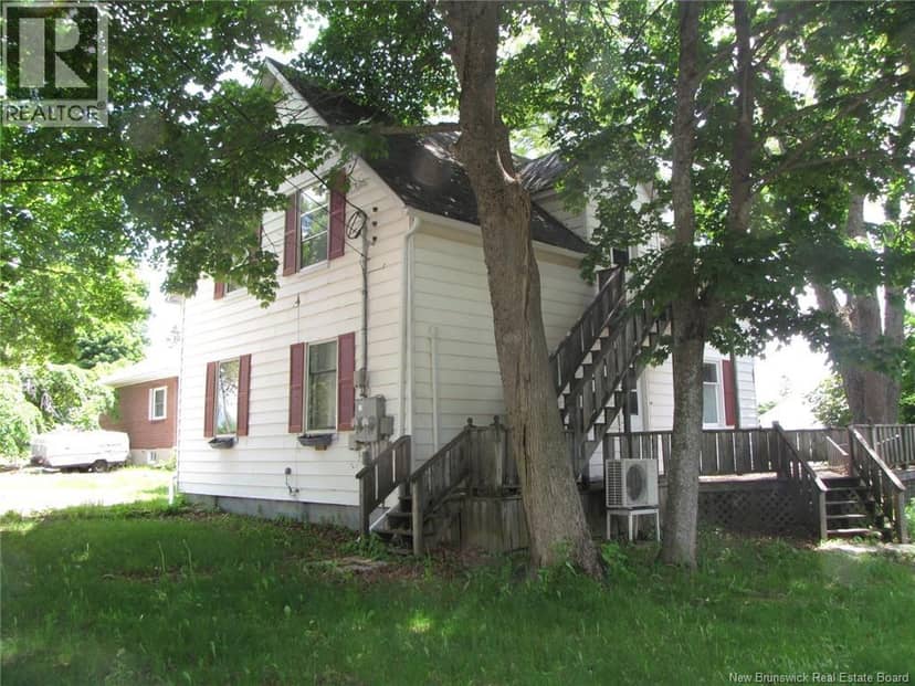 210-212 Pleasant Street — photo 4 of 26
