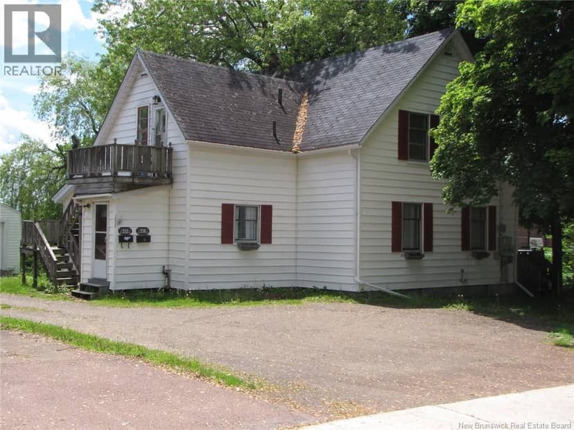 210-212 Pleasant Street — photo 10 of 36