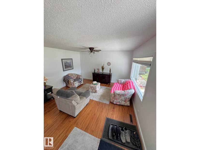 5093 45 ST, Drayton Valley, photo 2
