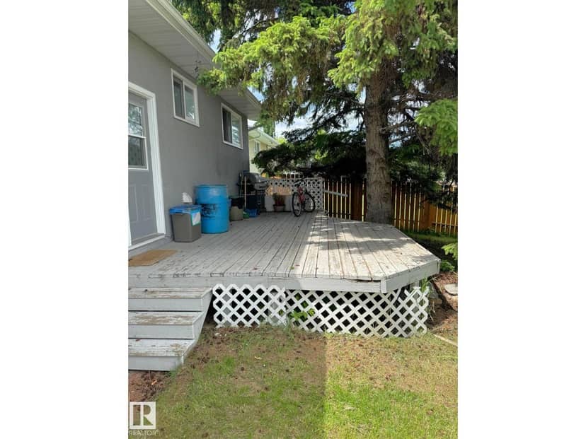 5093 45 ST — photo 29 of 40