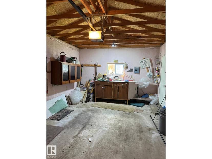 5093 45 ST — photo 25 of 40
