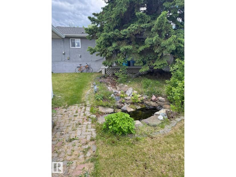 5093 45 ST — photo 33 of 40