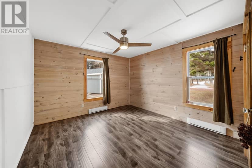 109 Ocean View Crescent — photo 22 of 40