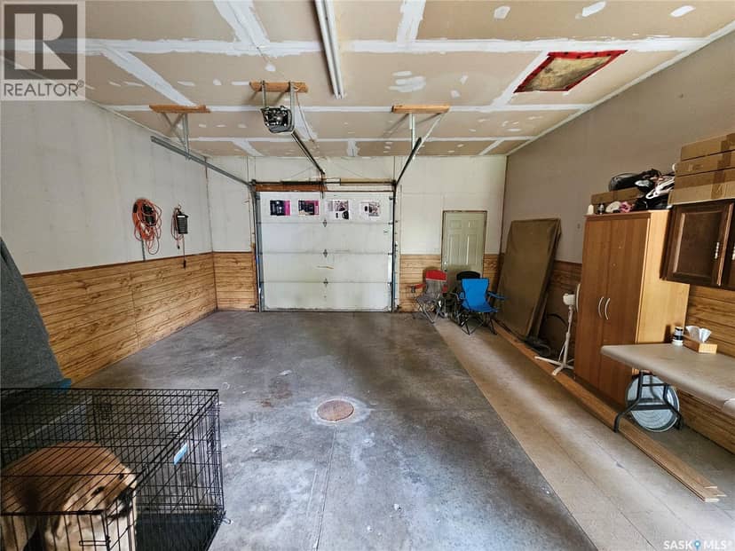 206 W 1st STREET — photo 3 of 40