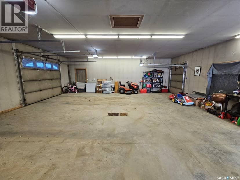 206 W 1st STREET — photo 8 of 40