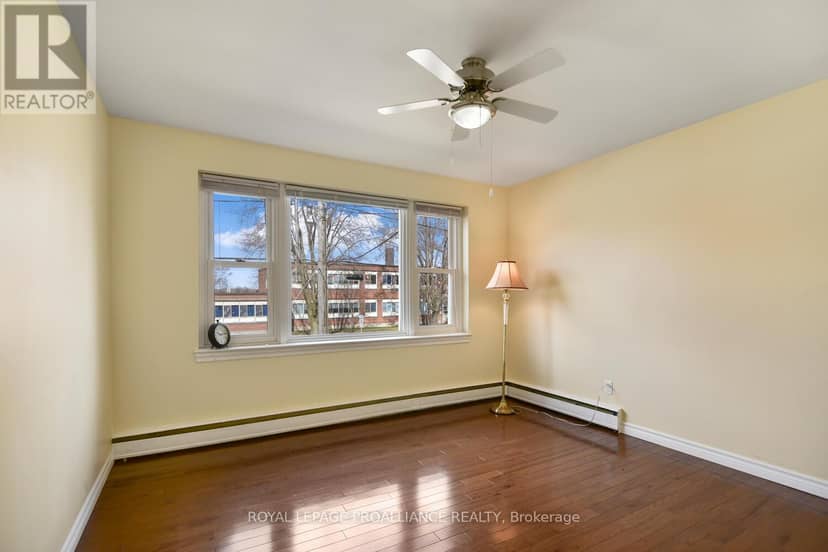 11 - 167 Pearl Street E — photo 17 of 23
