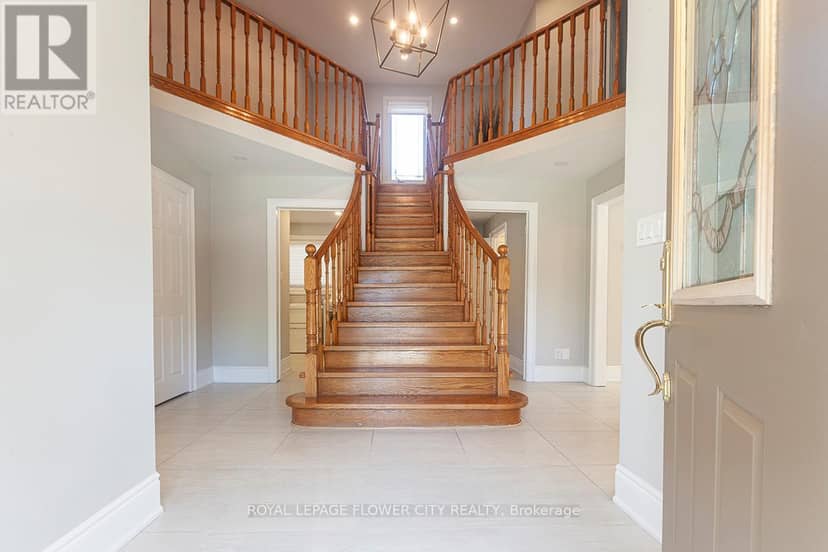 1 St Michaels Crescent — photo 10 of 40