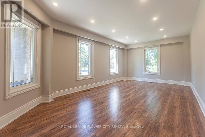 1 St Michaels Crescent — photo 11 of 40