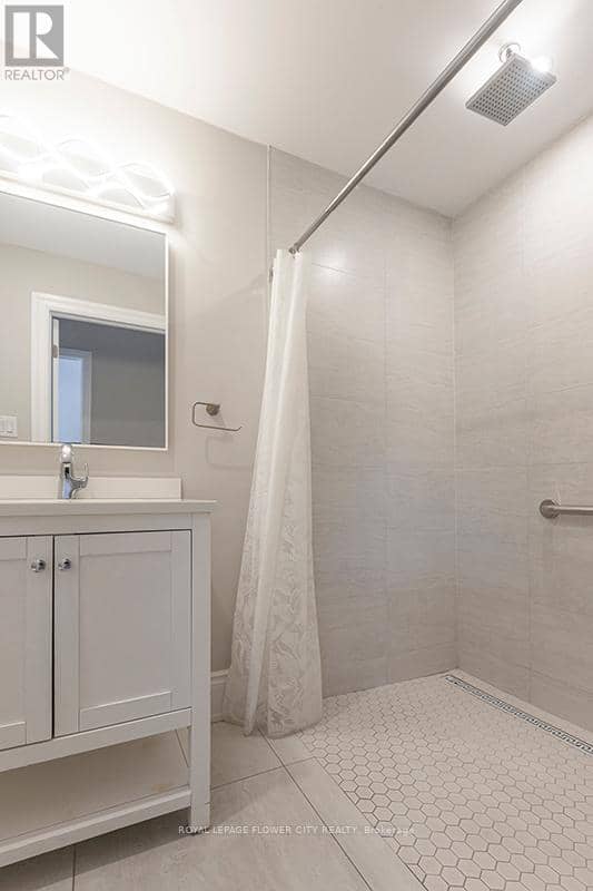 1 St Michaels Crescent — photo 20 of 40