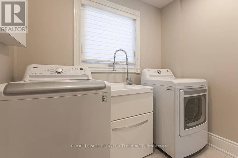 1 St Michaels Crescent — photo 21 of 40