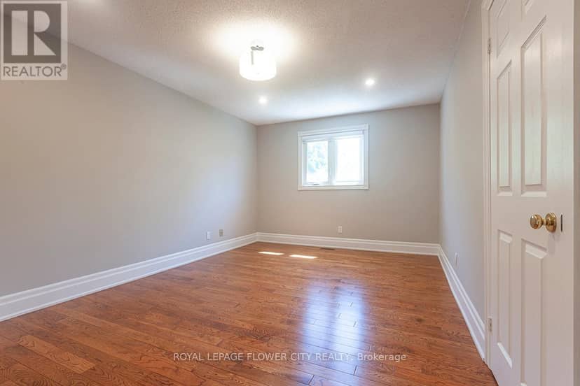 1 St Michaels Crescent — photo 27 of 40