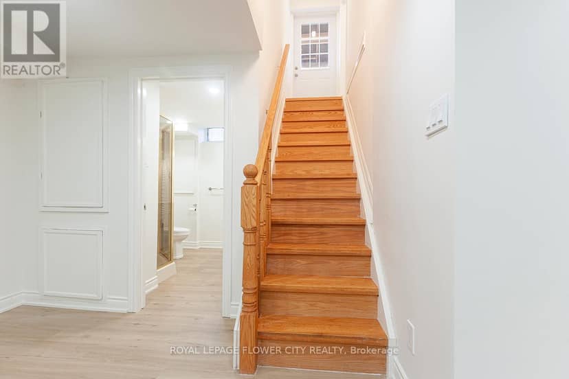 1 St Michaels Crescent — photo 37 of 40