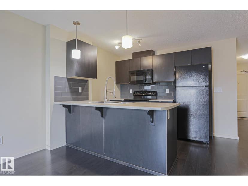 #411 3353 16A AV NW, Edmonton, photo 8