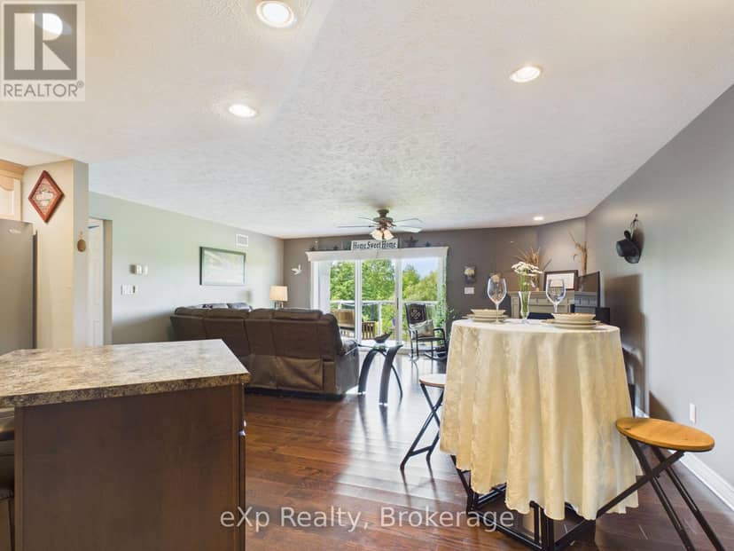 302 - 125 William Street N, Brockton, photo 8