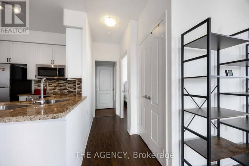 3001 - 21 Hillcrest Avenue — photo 11 of 32