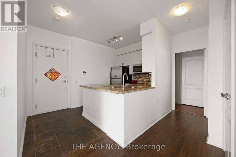 3001 - 21 Hillcrest Avenue — photo 15 of 32