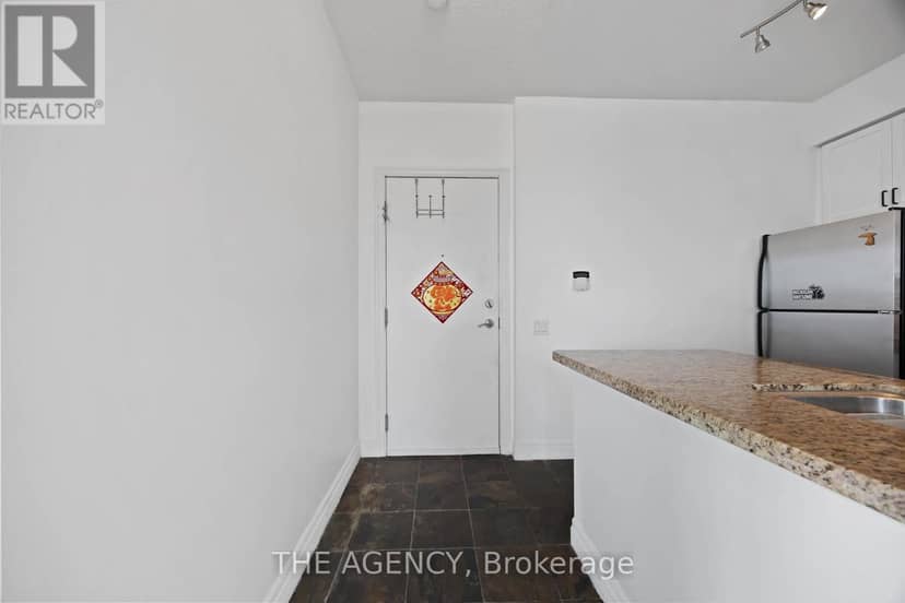 3001 - 21 Hillcrest Avenue — photo 16 of 32