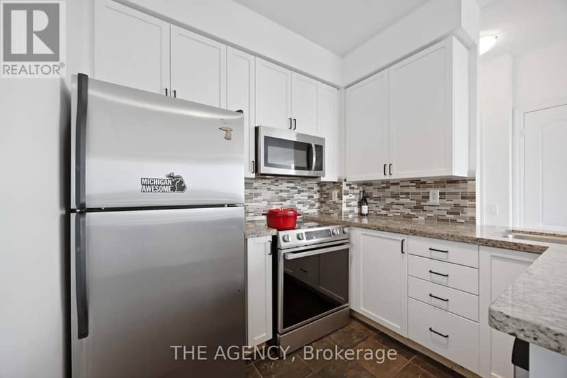 3001 - 21 Hillcrest Avenue — photo 17 of 32