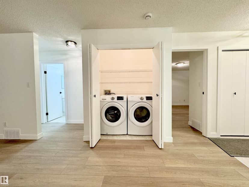 8118 27 AV NW — photo 27 of 40