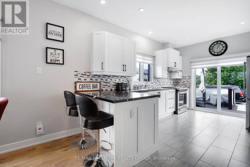 427 Denis Street — photo 8 of 33