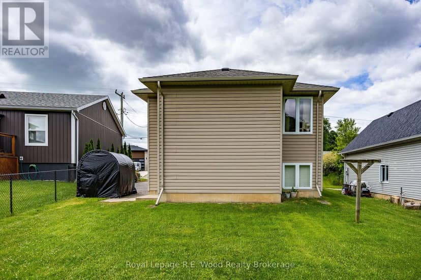 46 Oak Street — photo 33 of 39