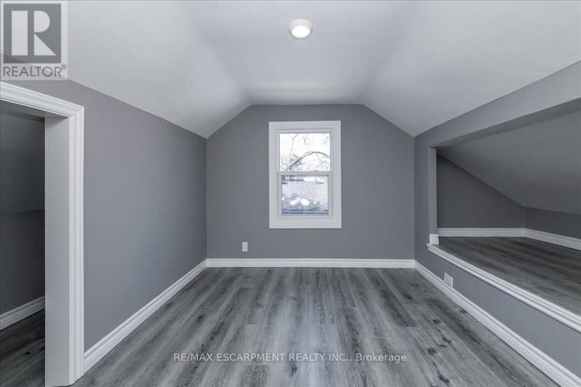 #1, #2, #3 - 210 Owen Street — photo 14 of 40