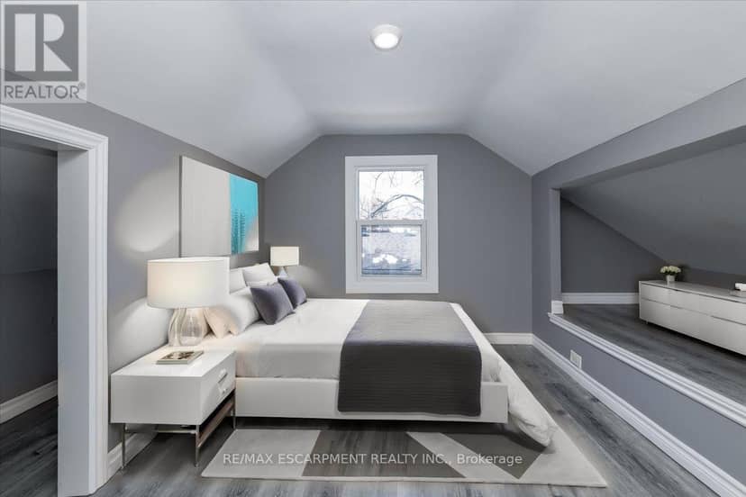 #1, #2, #3 - 210 Owen Street — photo 16 of 40