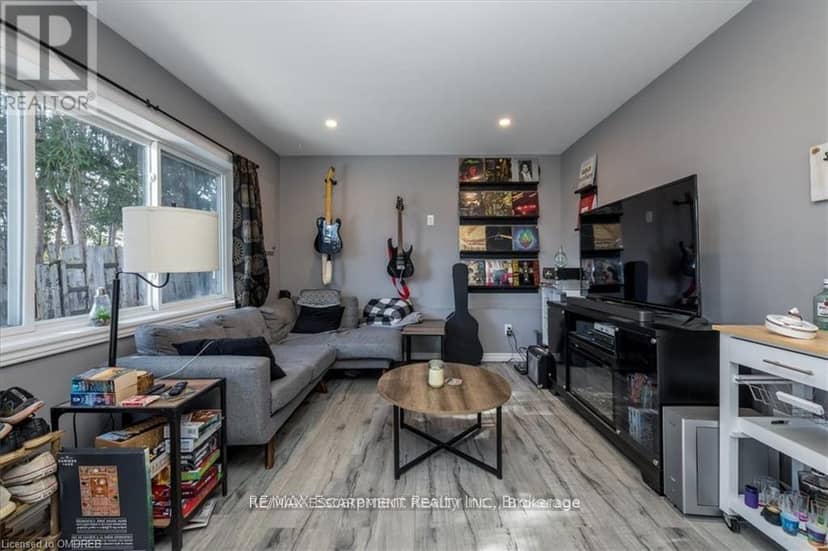 #1, #2, #3 - 210 Owen Street — photo 31 of 40